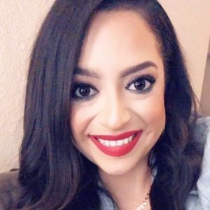 Meet your Posher, Crystal